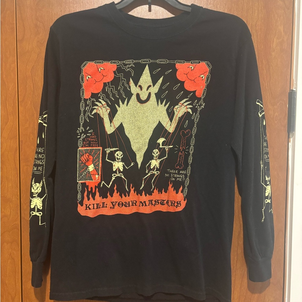 Distressed Black Crew Neck Graphic Long Sleeve Shirt by Wizard of Barge